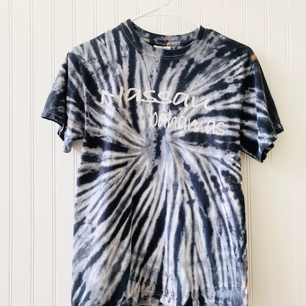 🖤UPCYCLED Nassau Bahamas Bleach Tie-Dye Tee🖤